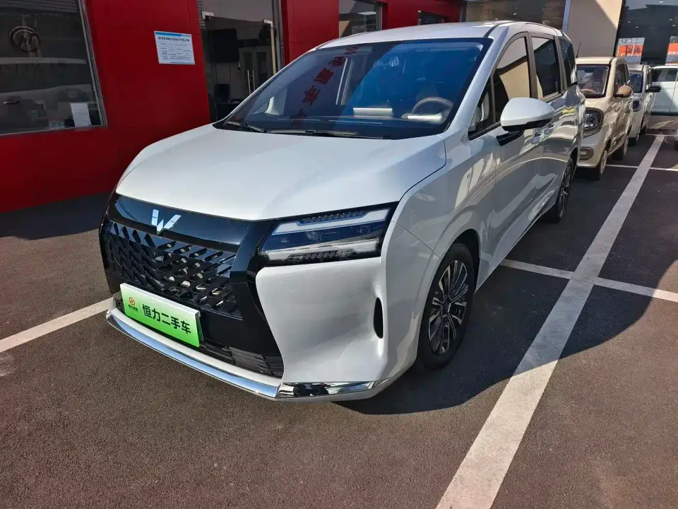 Wuling Motors Xingguang 730 New Energy Model Plug-in Hybrid Base Version 2025