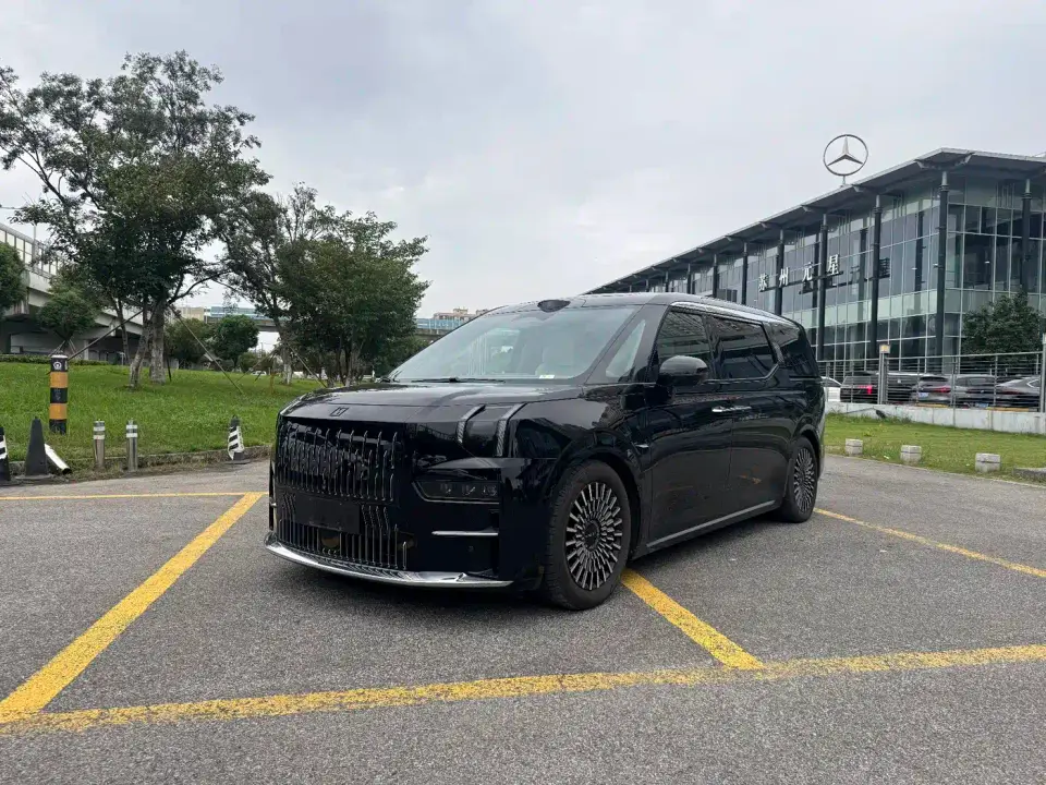 Zeekr 009 6-seat Executive AWD 108kWh 2025