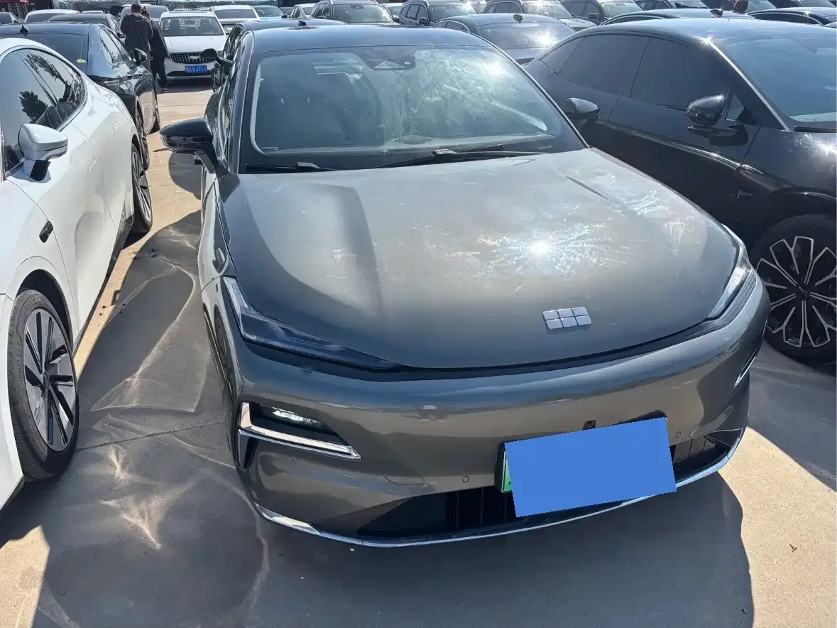 Geely Galaxy Galaxy Xingyao 8 130km EM-i Premium Edition 2025 — фото 3