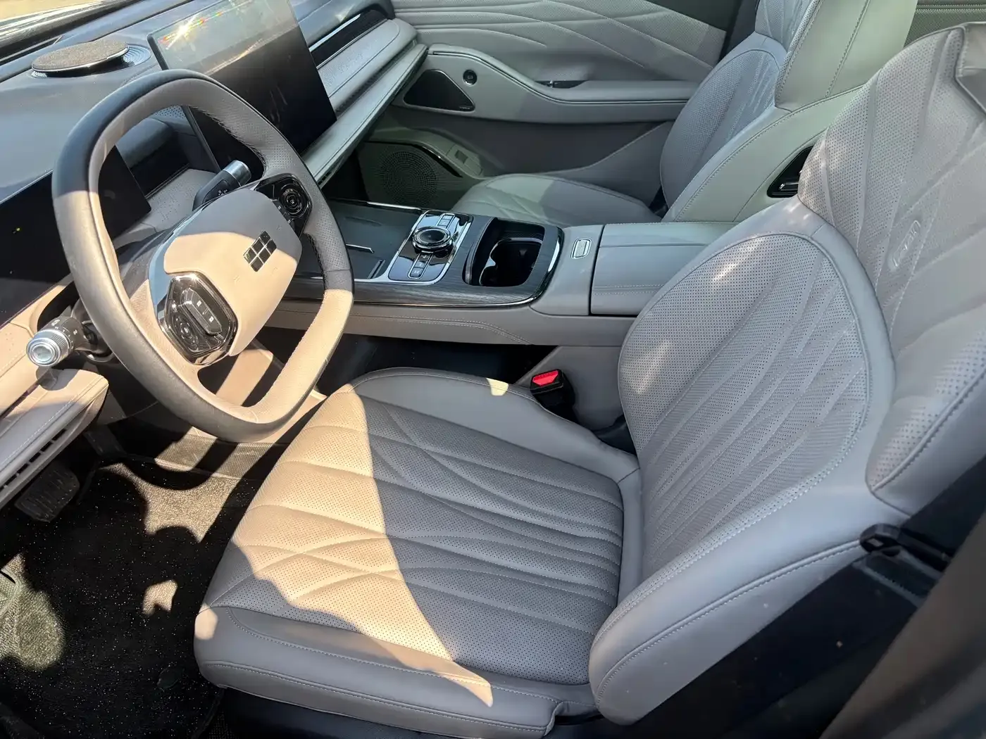 Geely Galaxy Galaxy Xingyao 8 130km EM-i Premium Edition 2025 — фото 4