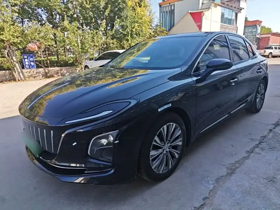 Hongqi E-QM5 Model 450km Travel Edition 2024
