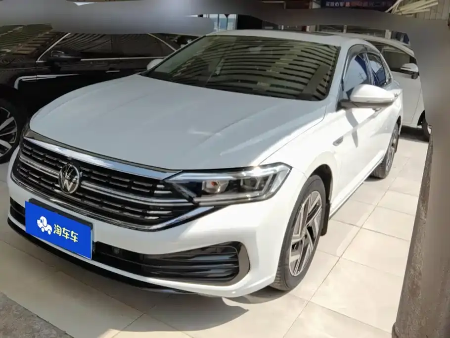 Volkswagen Sagitar 300TSI DSG Surpassing Edition 2023