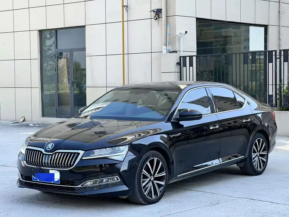 Skoda Superb Model TSI330 DSG Luxury Edition 2025