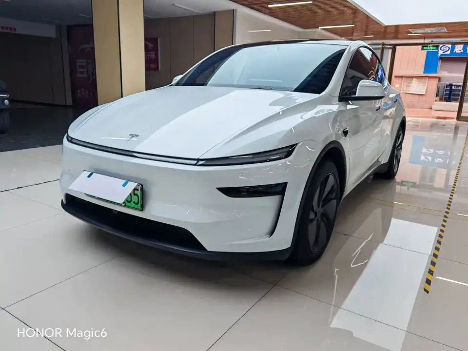 Tesla Model Y Rear-Wheel Drive 2025