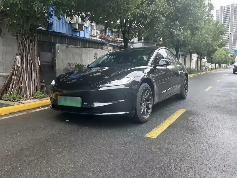 Tesla Model 3 Long Range All-Wheel Drive 2026