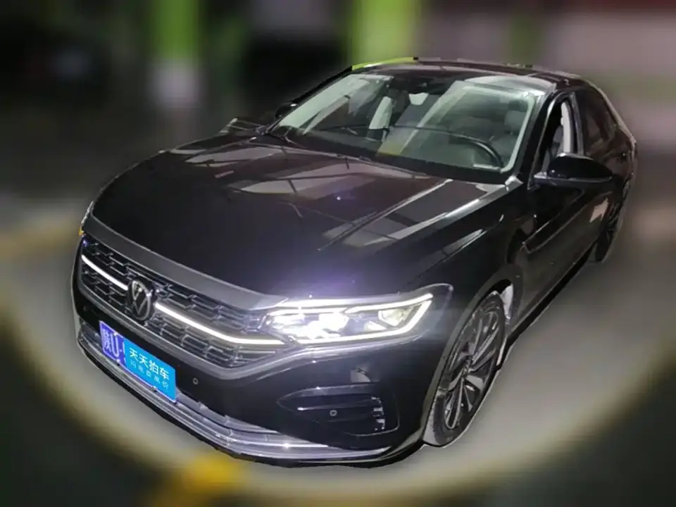 Volkswagen Passat 330TSI Luxury Edition 2022