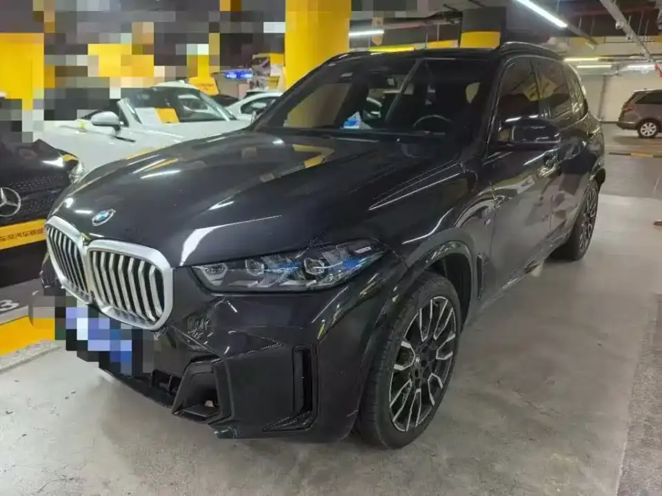 BMW X5 xDrive 40Li M Sport Black Night Package 2024
