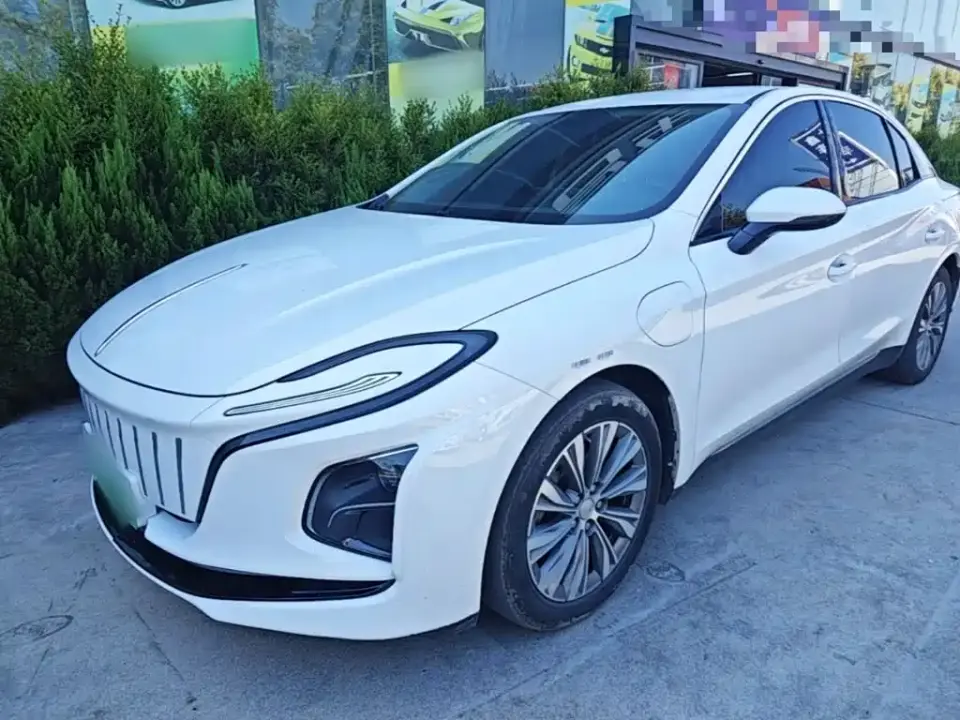 Hongqi E-QM5 Model 450km Travel Edition 2024
