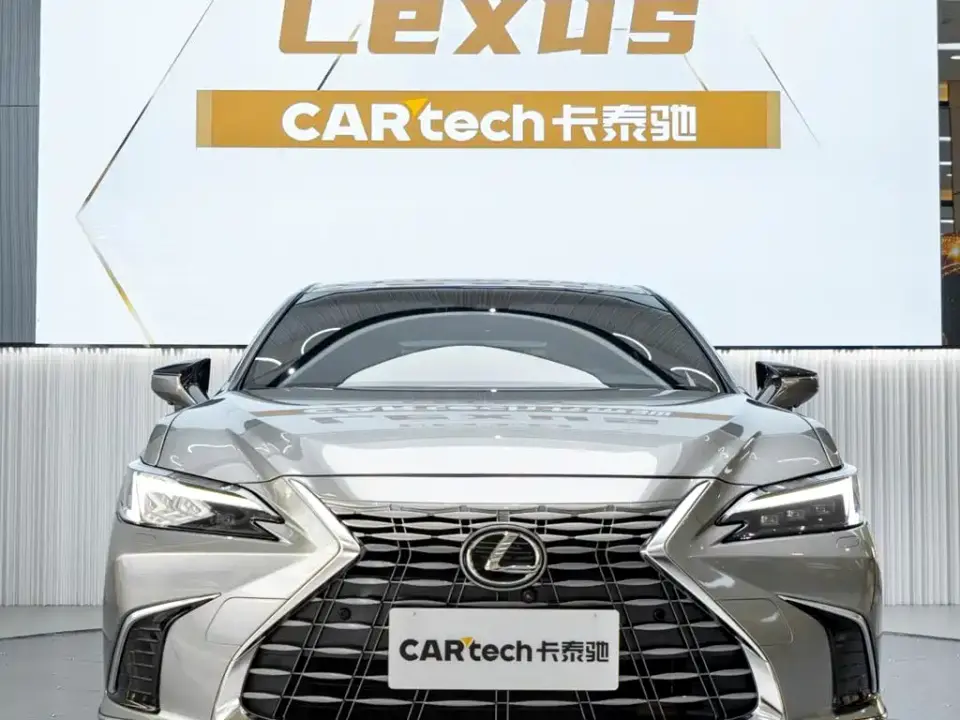 Lexus ES 200 Ultimate Edition 2025