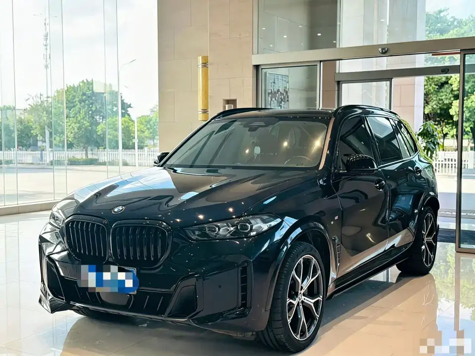 BMW X5 xDrive 30Li Premium M Sport Package 2023