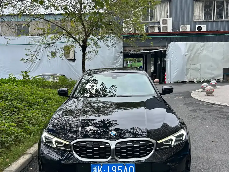 BMW 3 Series 325i M Sport Package 2023