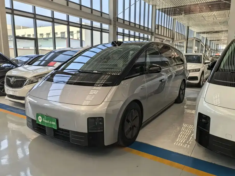 Li Auto MEGA Ultra 2024