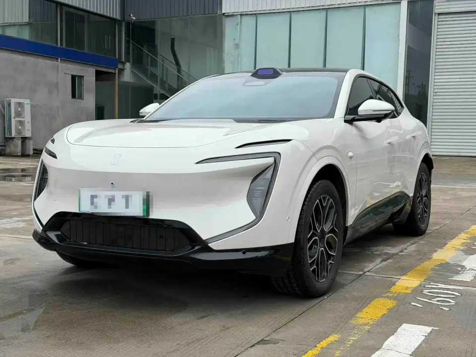 Avatr 07 model Ultra EV AWD 2025