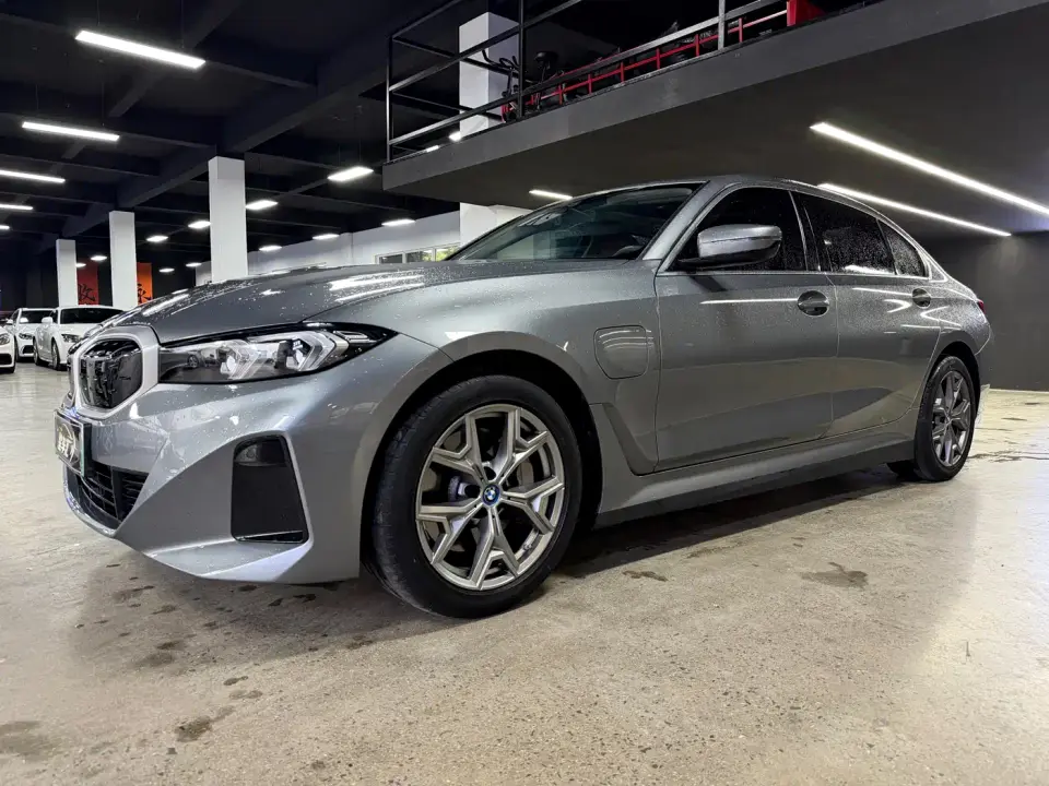 BMW i3 eDrive 35 L 2023