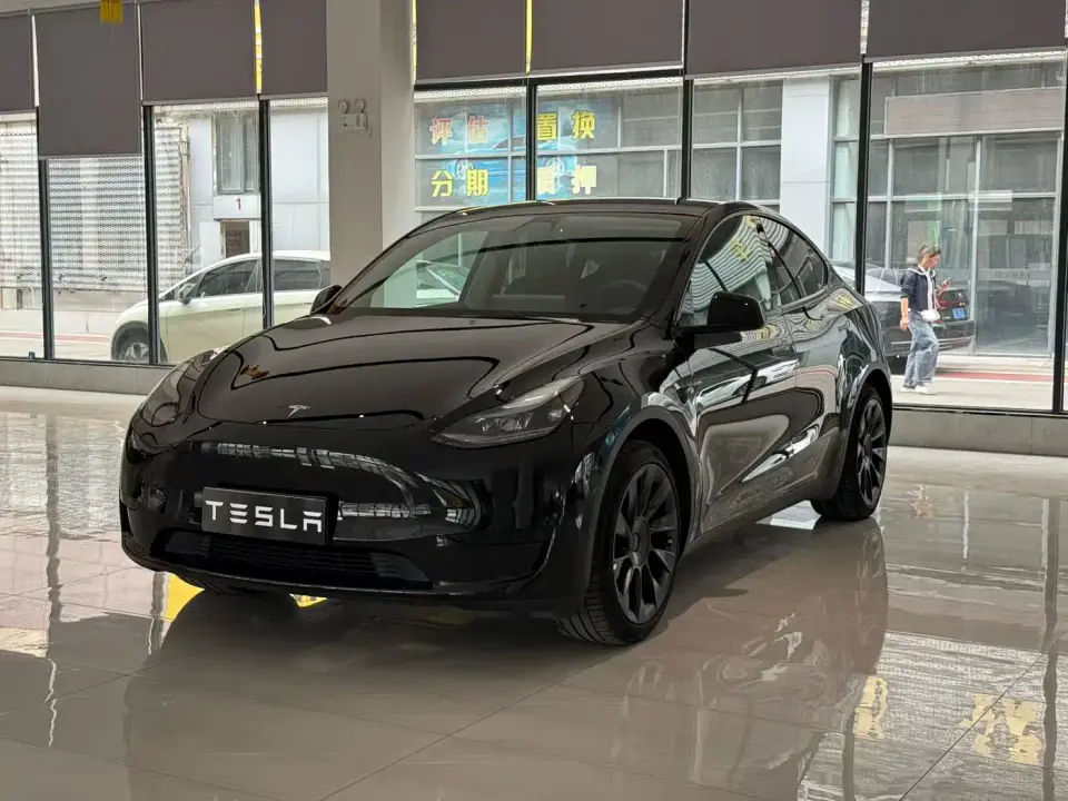 Tesla Model Y Rear-Wheel Drive Version 2023