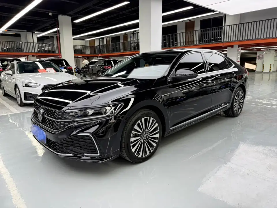 Volkswagen Passat Outstanding 380TSI Dragon Soaring Edition 2025