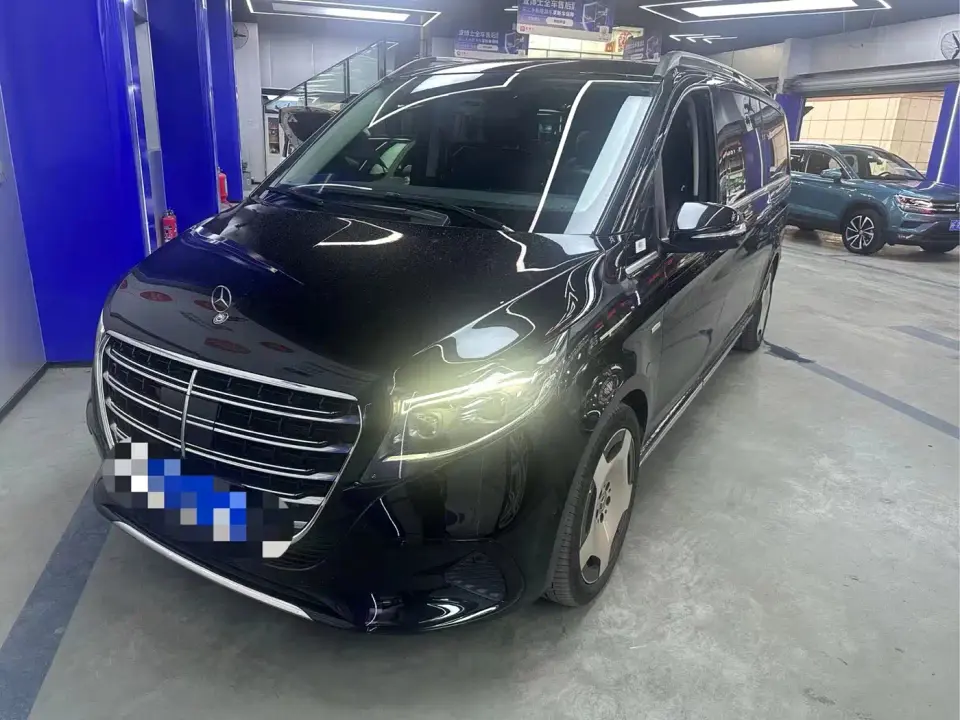 Mercedes-Benz V-Class V 300 L Long Wheelbase Luxury Edition 2025