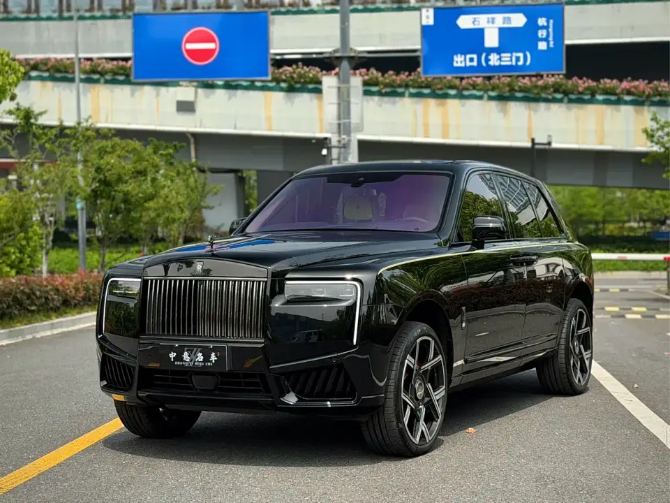 Rolls-Royce Cullinan Black Badge 2025