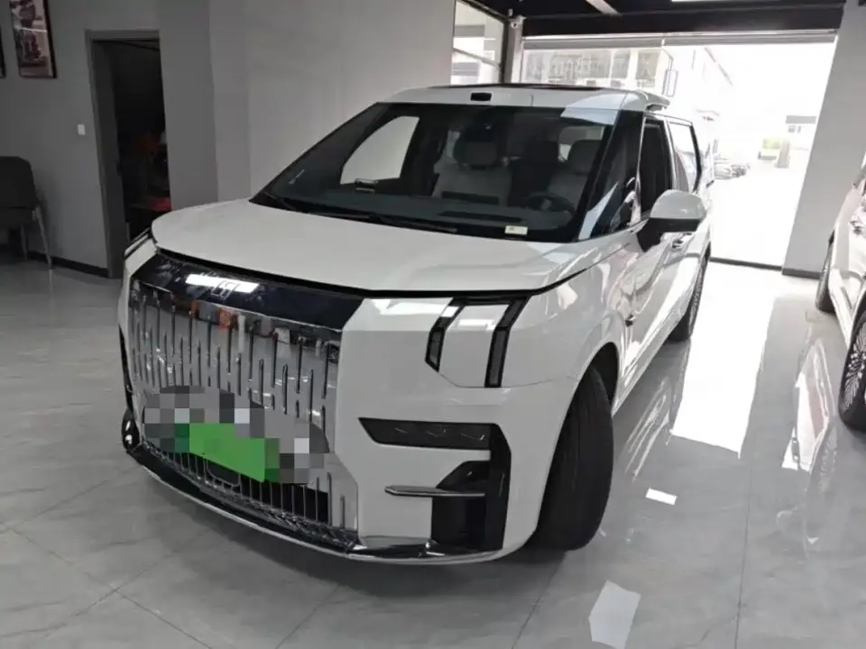 Zeekr 009 6-seat Executive AWD 108kWh 2025