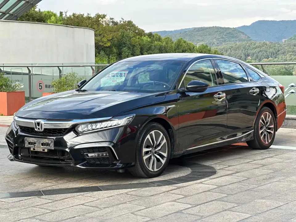 Honda Inspire Sharp Hybrid 2.0L Pure Elegance China VI 2020