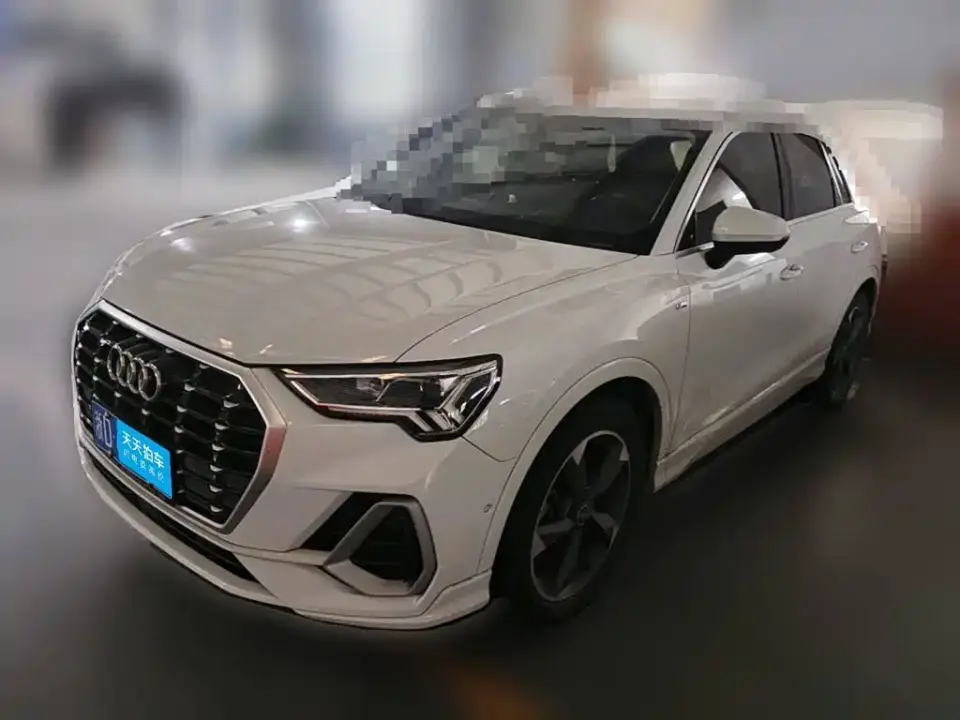 Audi Q3 35 TFSI Fashion Dynamic (1.4T) 2023