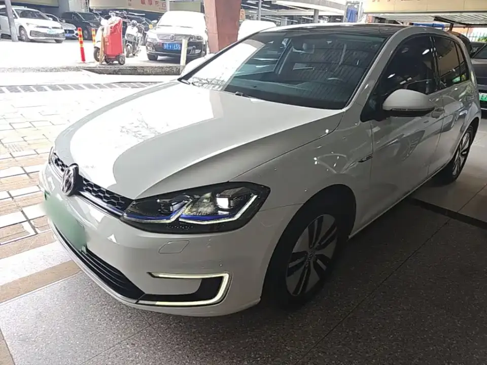 Volkswagen Golf Electric Chi 2021
