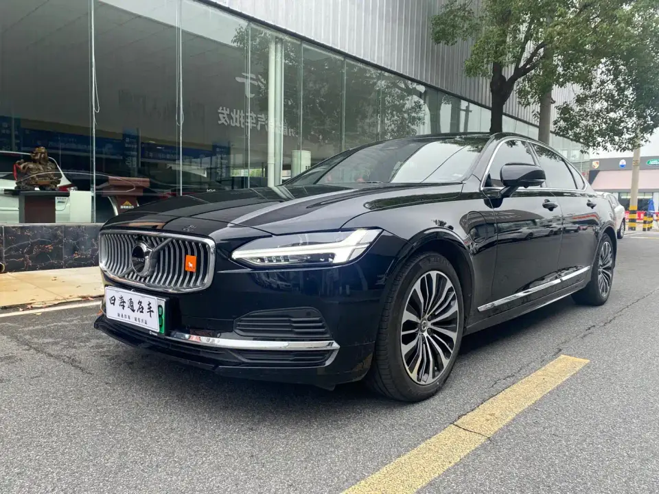 Volvo S90 Plug-in Hybrid PHEV AWD Long Range Momentum Luxury Edition 2024