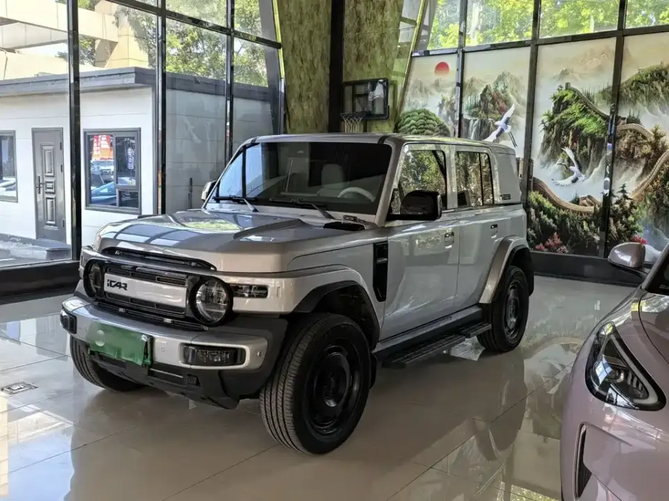 iCar V23 FWD Base Model 2025