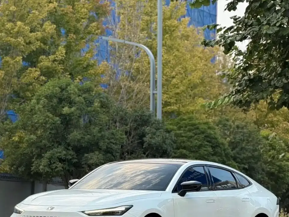 Changan UNI-V 1.5T Smart Pilot Edition 2023
