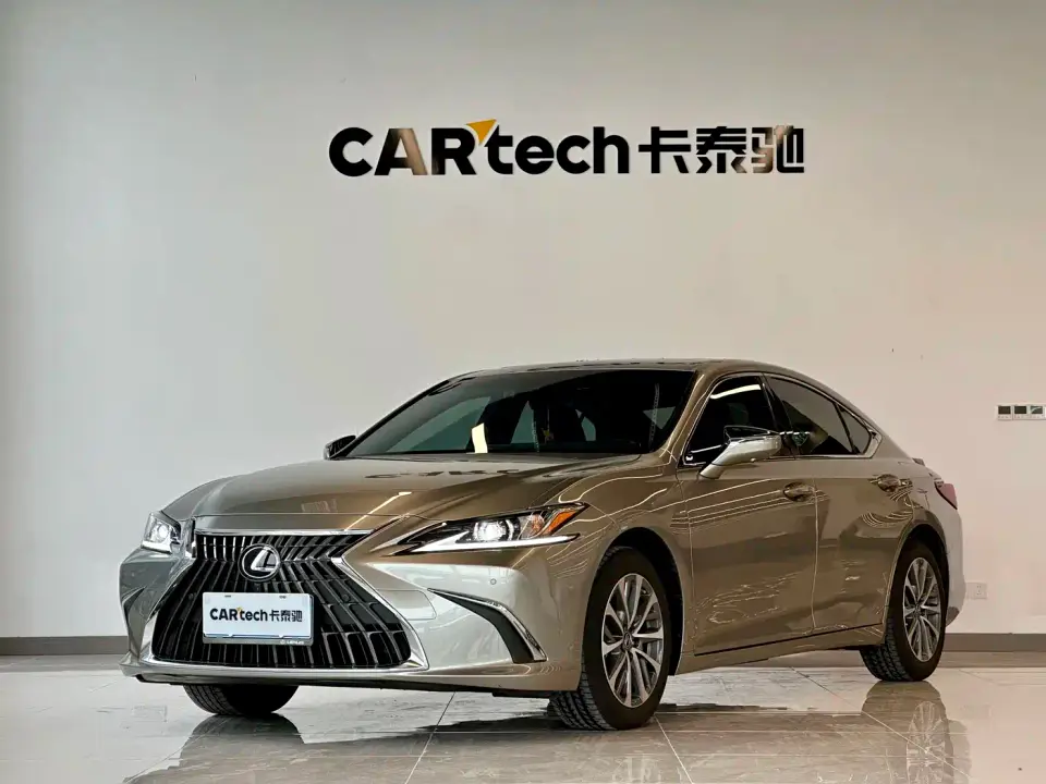 Lexus ES 200 Premium Edition 2024