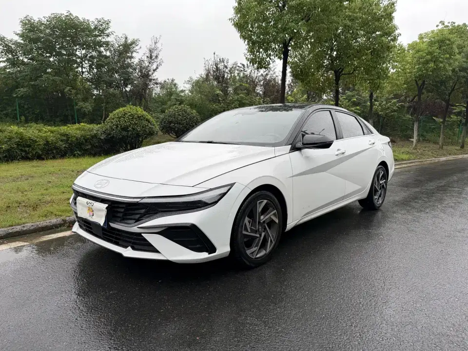 Hyundai Elantra Model 1.5L CVT LUX Premium Edition 2024