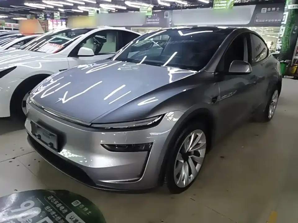 Tesla Model Y Model Long Range All-Wheel Drive Launch Edition 2025