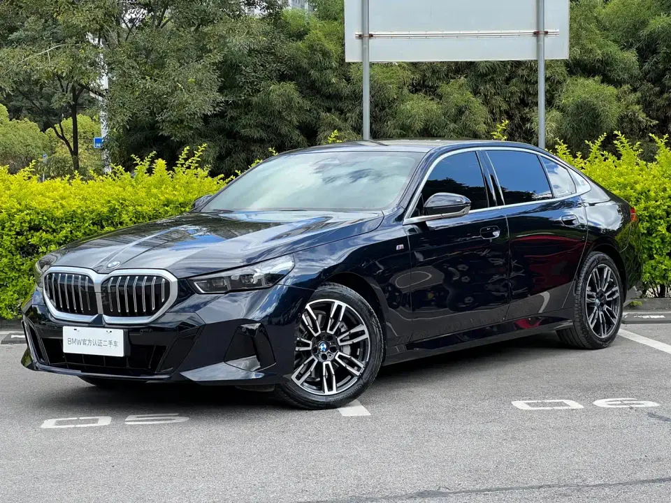 BMW 5 Series 530Li Leading M Sport Package 2025