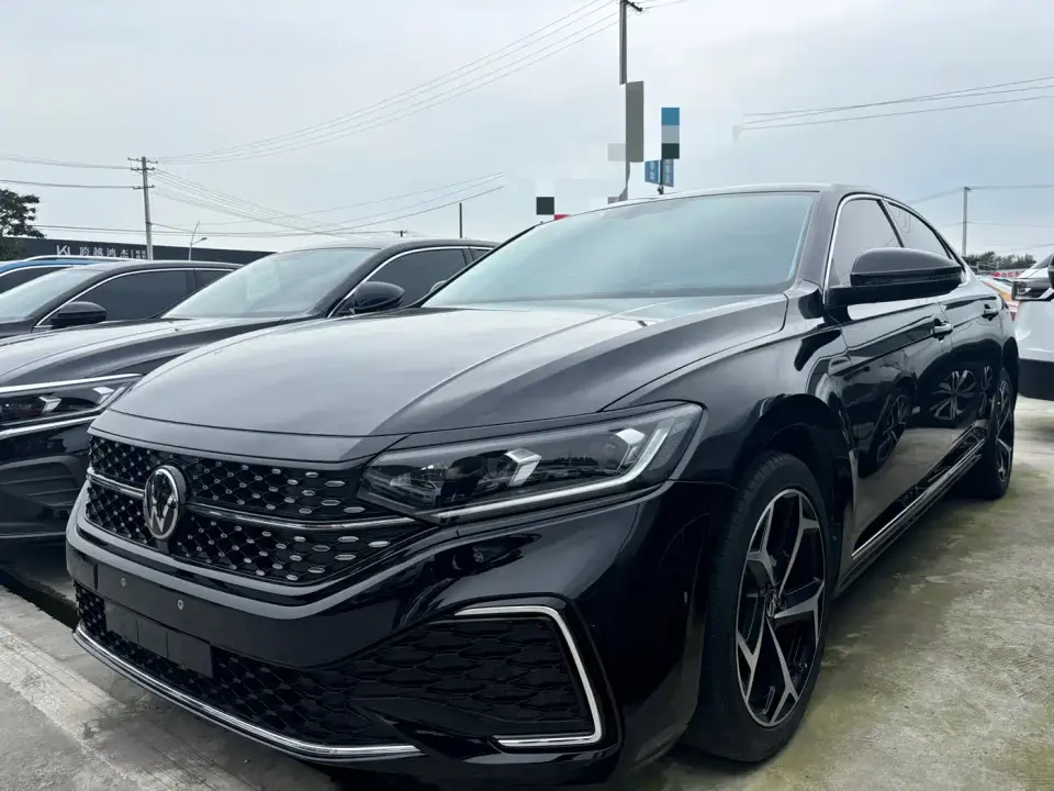 Volkswagen Passat 380TSI Starlight Dragon Soaring Edition 2024