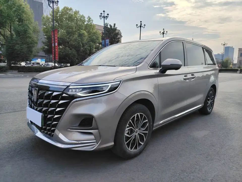 Roewe iMAX8 EV 1.5T DMH Land Luxury Edition 2024