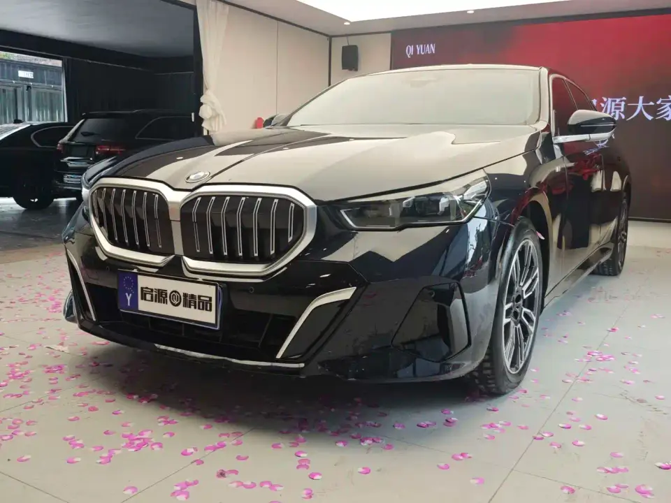 BMW 5 Series 525Li M Sport Package 2024