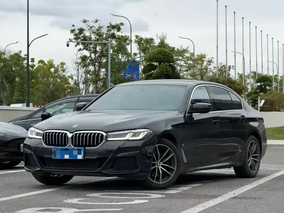 BMW 5 Series 525Li M Sport Package 2021