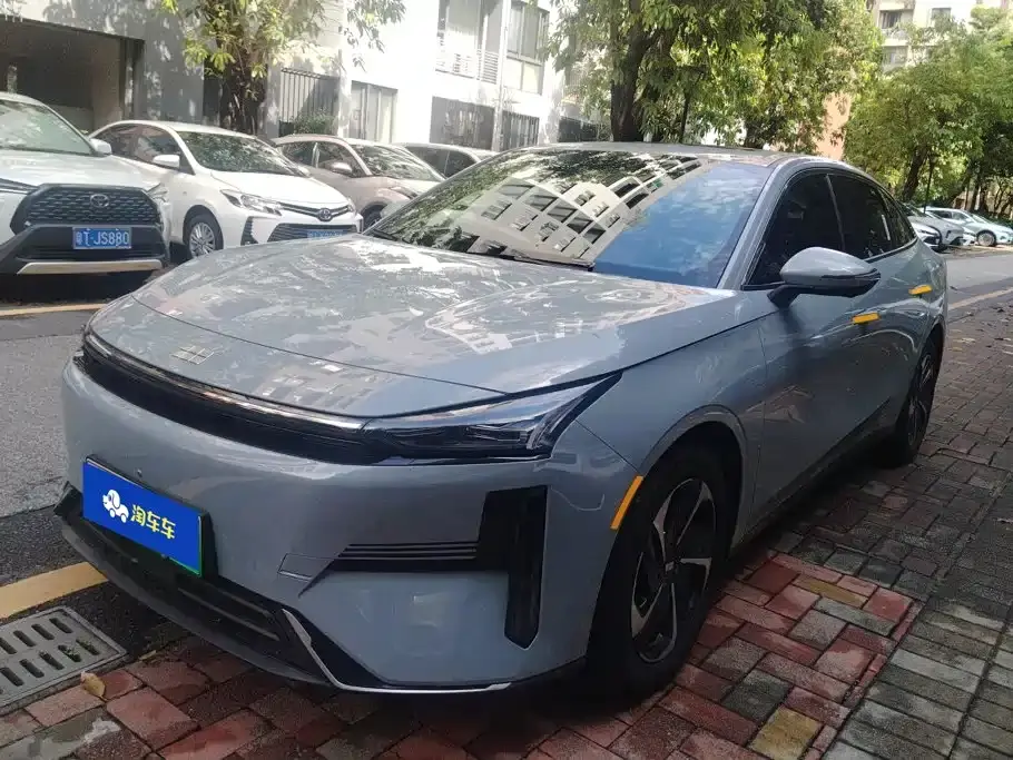 Geely Galaxy Galaxy L6 125km PLUS Soaring Dragon Edition 2024