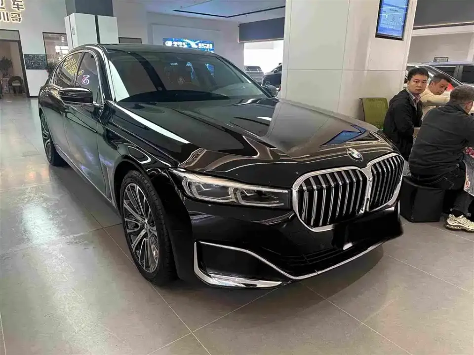 BMW 7 Series Model 740Li Leading Luxury Package 2021