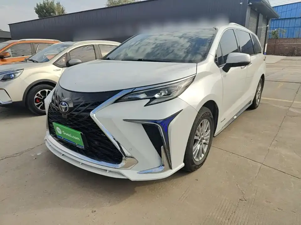 Toyota Sienna 2.5L Hybrid Ultimate Edition 2022