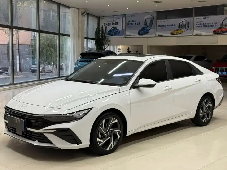 Hyundai Elantra Model 1.5L CVT LUX Premium Edition 2023