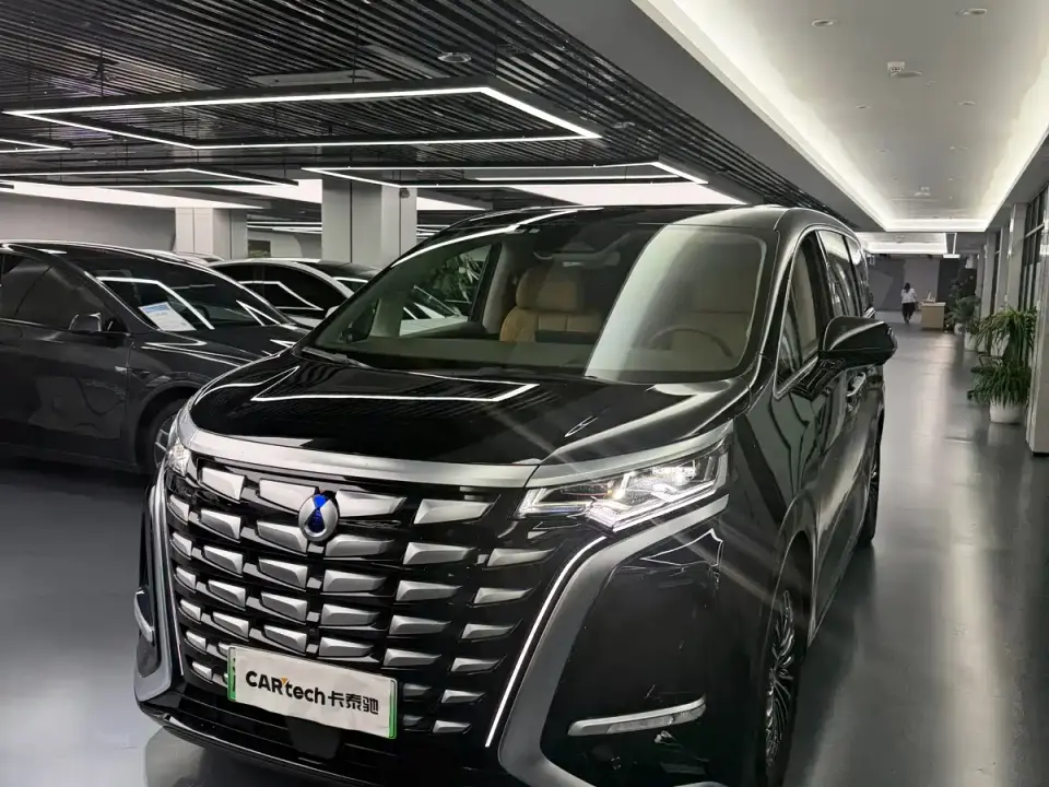 Denza D9 DM-i 970 AWD Flagship 2023