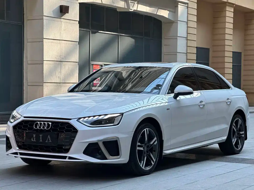 Audi A4L 40 TFSI Luxury Dynamic 2021
