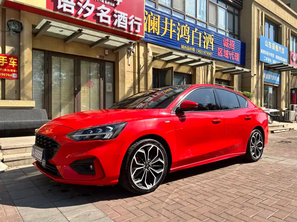 Ford Focus Sedan EcoBoost 180 Automatic ST Line 2020