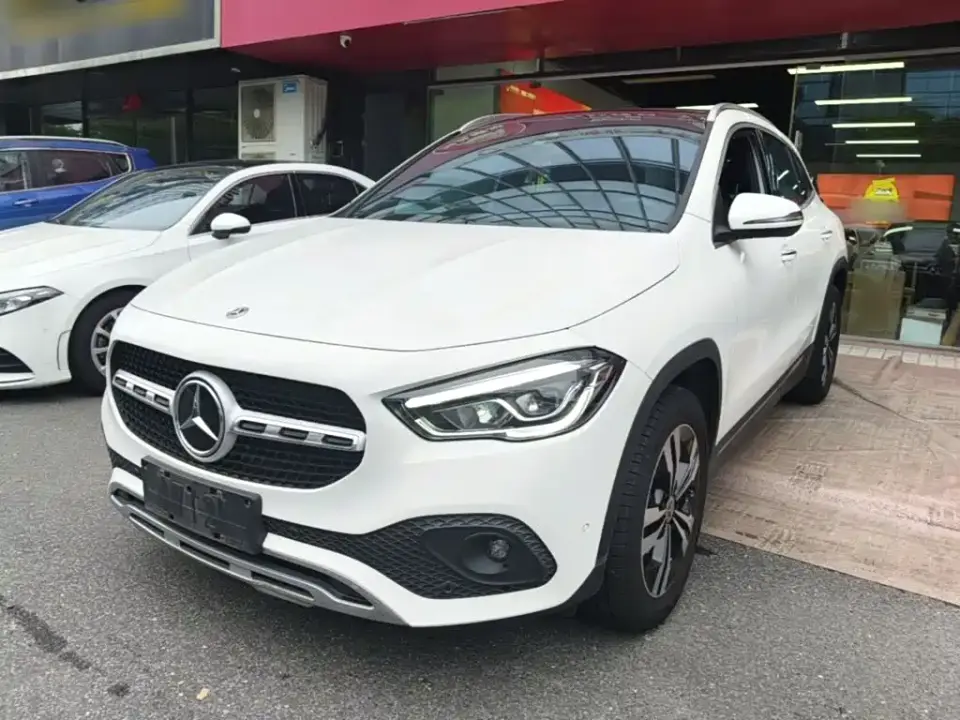 Mercedes-Benz GLA-Class Model GLA 200 2022