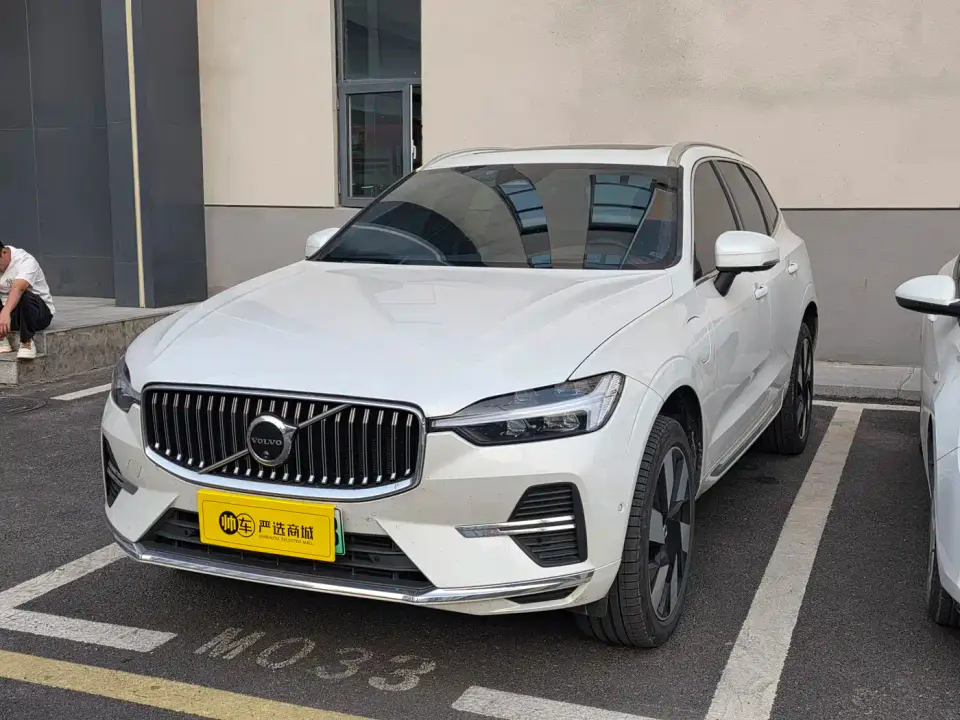Volvo XC60 Plug-in Hybrid T8 PHEV Long Range AWD Smart Elegance Luxury Edition 2024