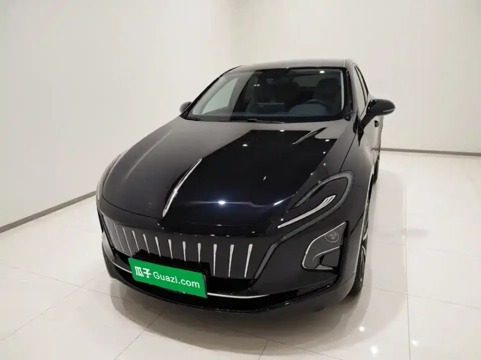 Hongqi E-QM5 Model 610km PLUS 2024