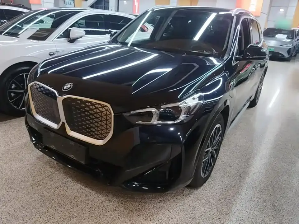 BMW iX1 eDrive25L M Sport Package 2025