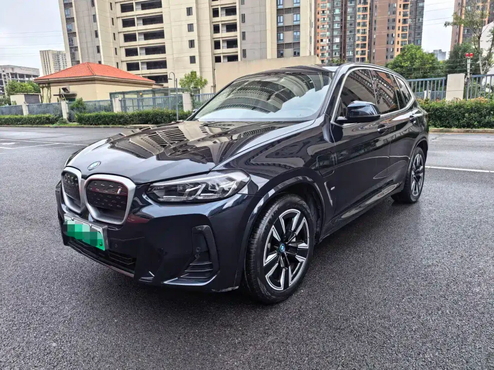 BMW iX3 Leading Edition 2024