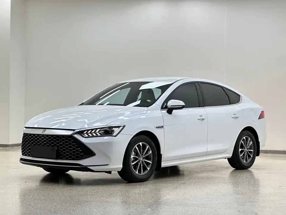 BYD Qin PLUS Glory Edition DM-i 55KM Leading 2025